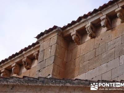 Iglesia de San Miguel - Fuentidueña - Canecillo erótico - viaje cultural en grupo; viajes de fines